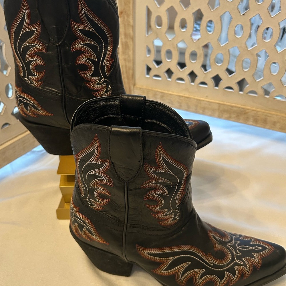 Ariat Black Embroidered Heeled Boots - image 3